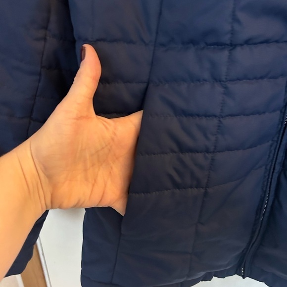 Lands and navy blue quilted puffer jacket ladies medium 10/12 - Picture 6 of 9